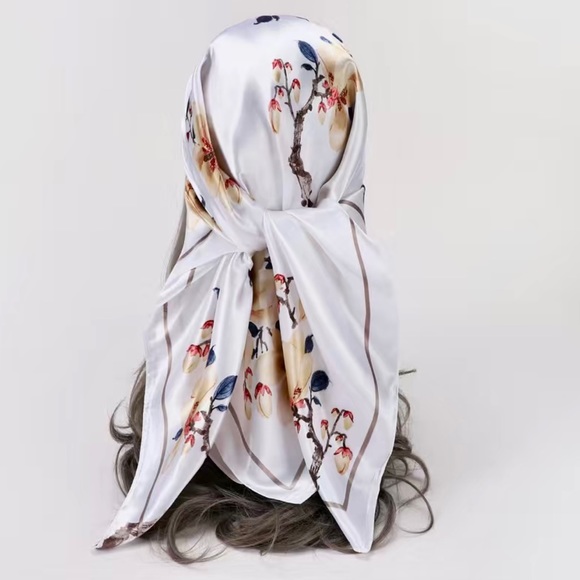 Vintage floral bandanna scarf. - Picture 2 of 2